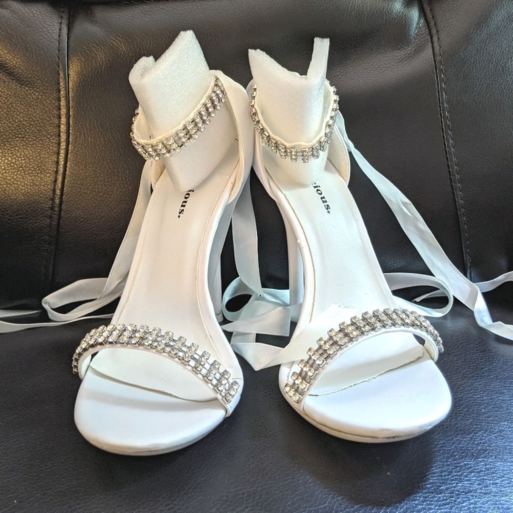 New! Delicious Rhinestone Ankle Tie Stiletto Heels Size 7